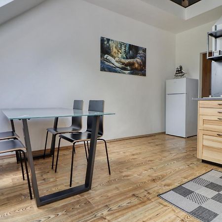 Zenloft Apartman Eger Esterno foto