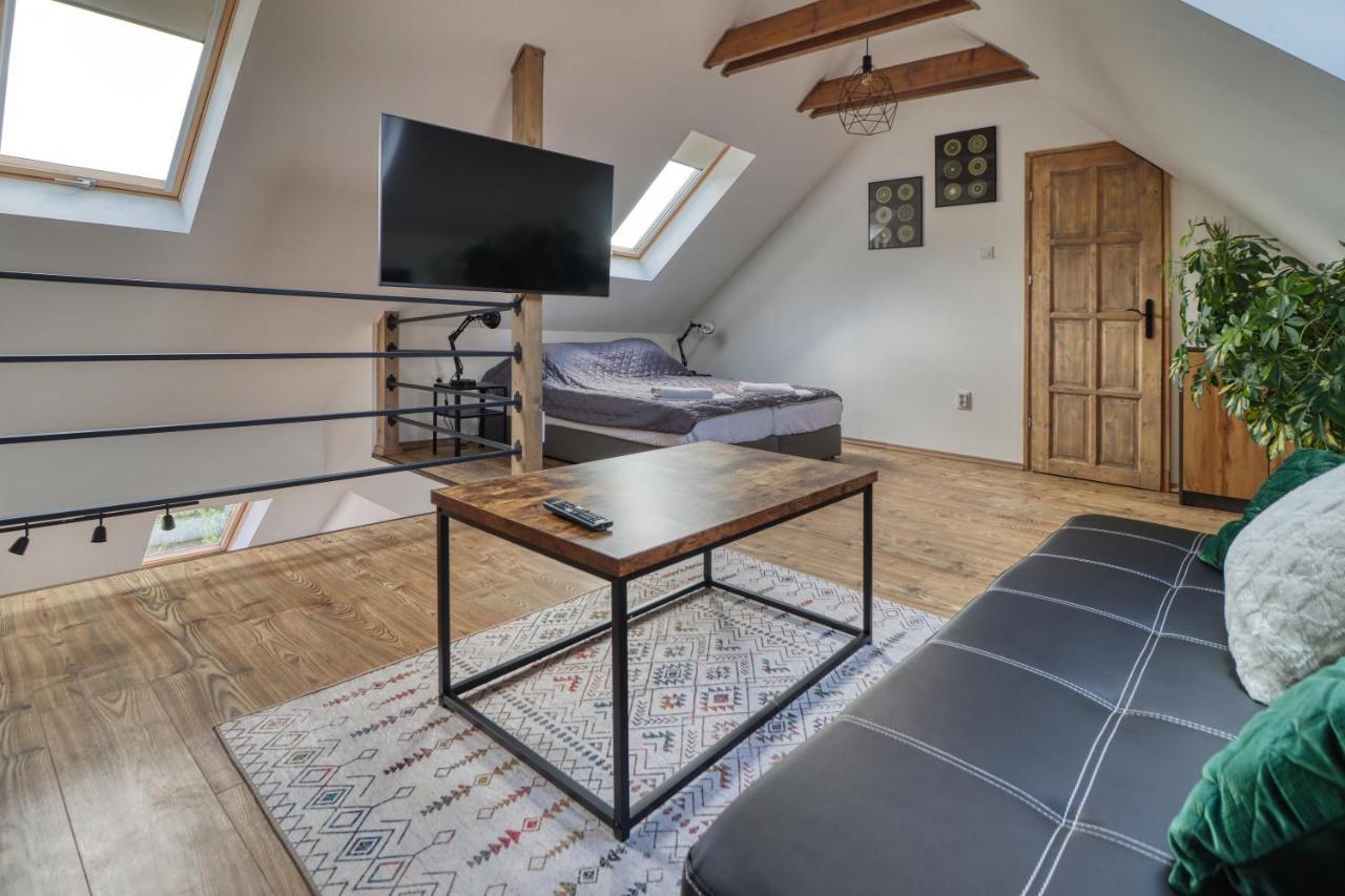 Zenloft Apartman Eger Esterno foto