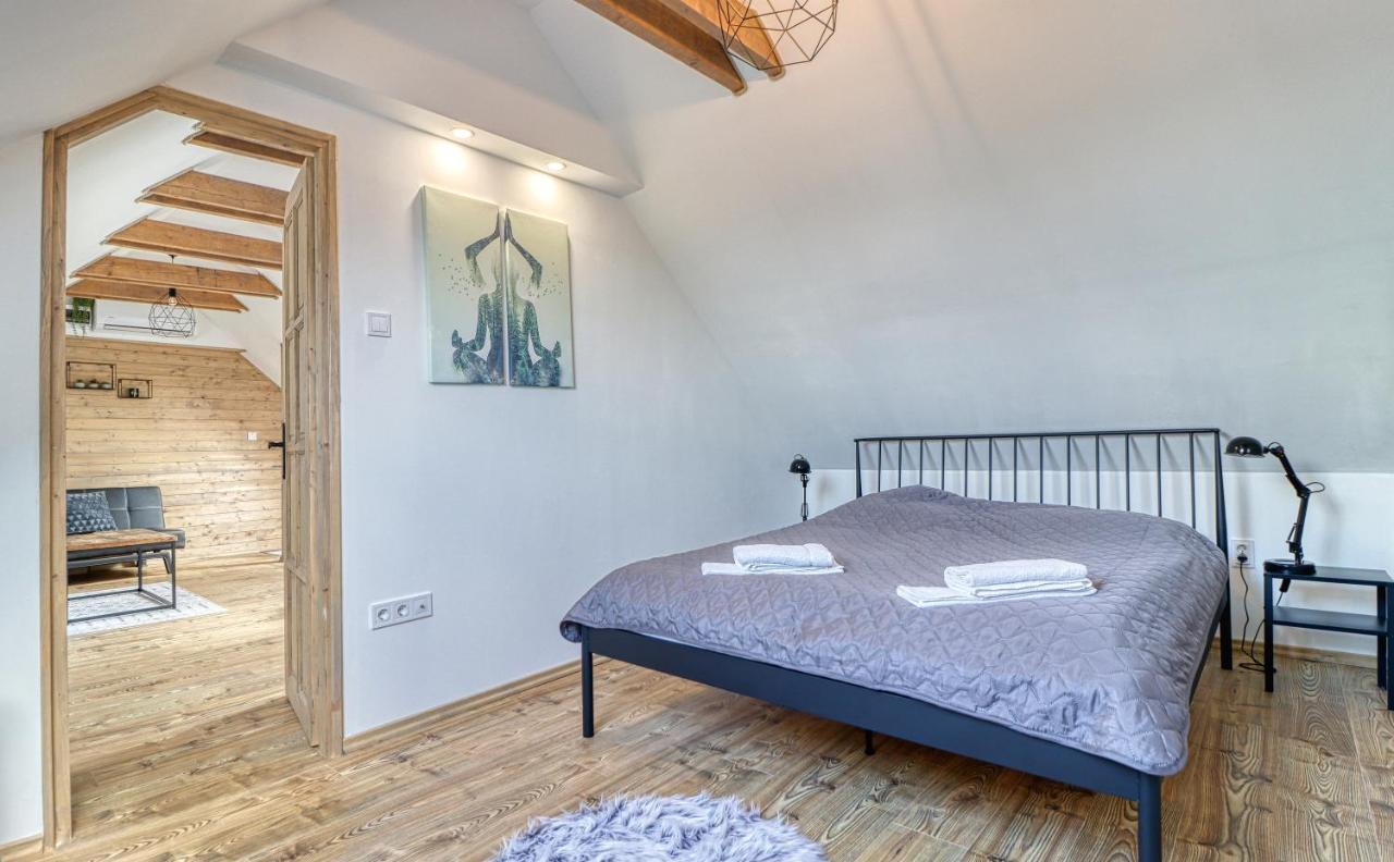 Zenloft Apartman Eger Esterno foto