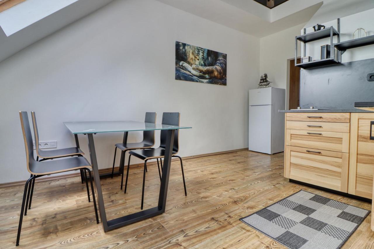 Zenloft Apartman Eger Esterno foto